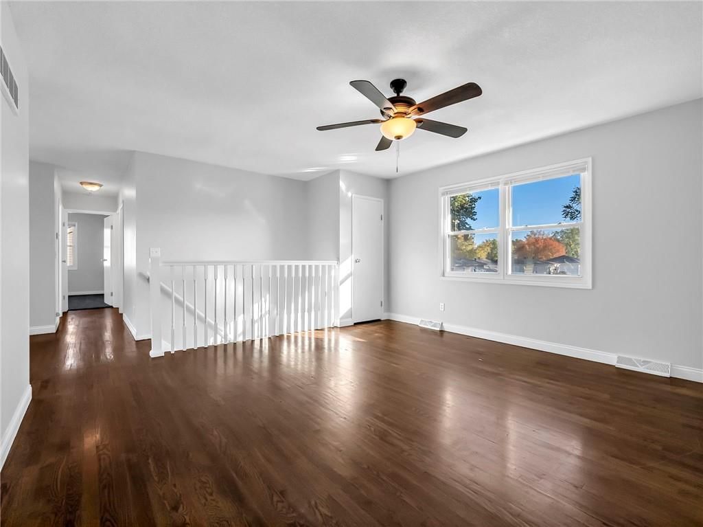 5208 NE 59th Street — photo 8
