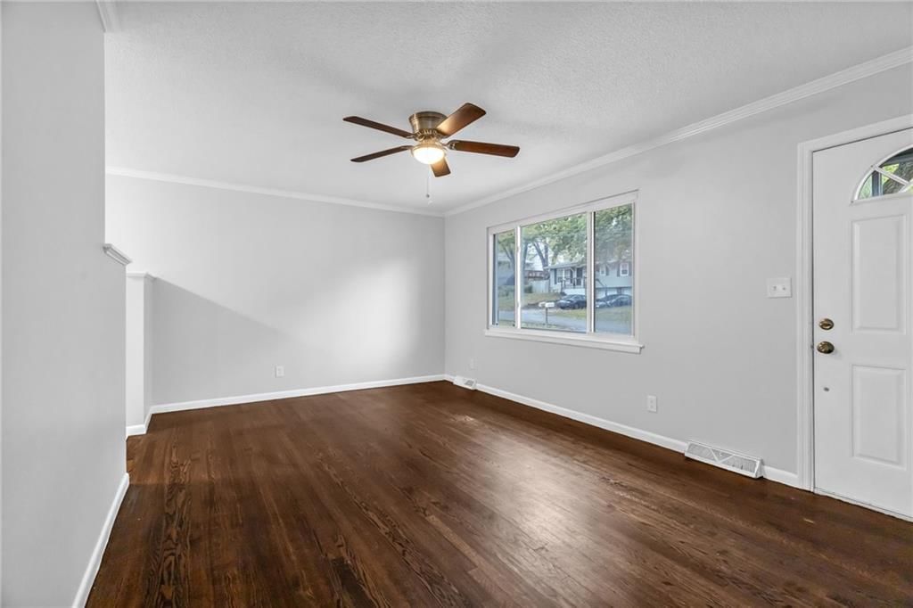 4718 N Drury Avenue — photo 7