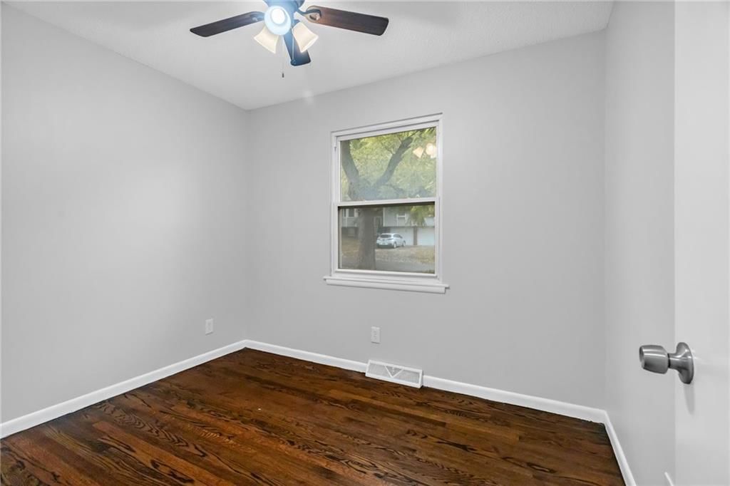 4718 N Drury Avenue — photo 11