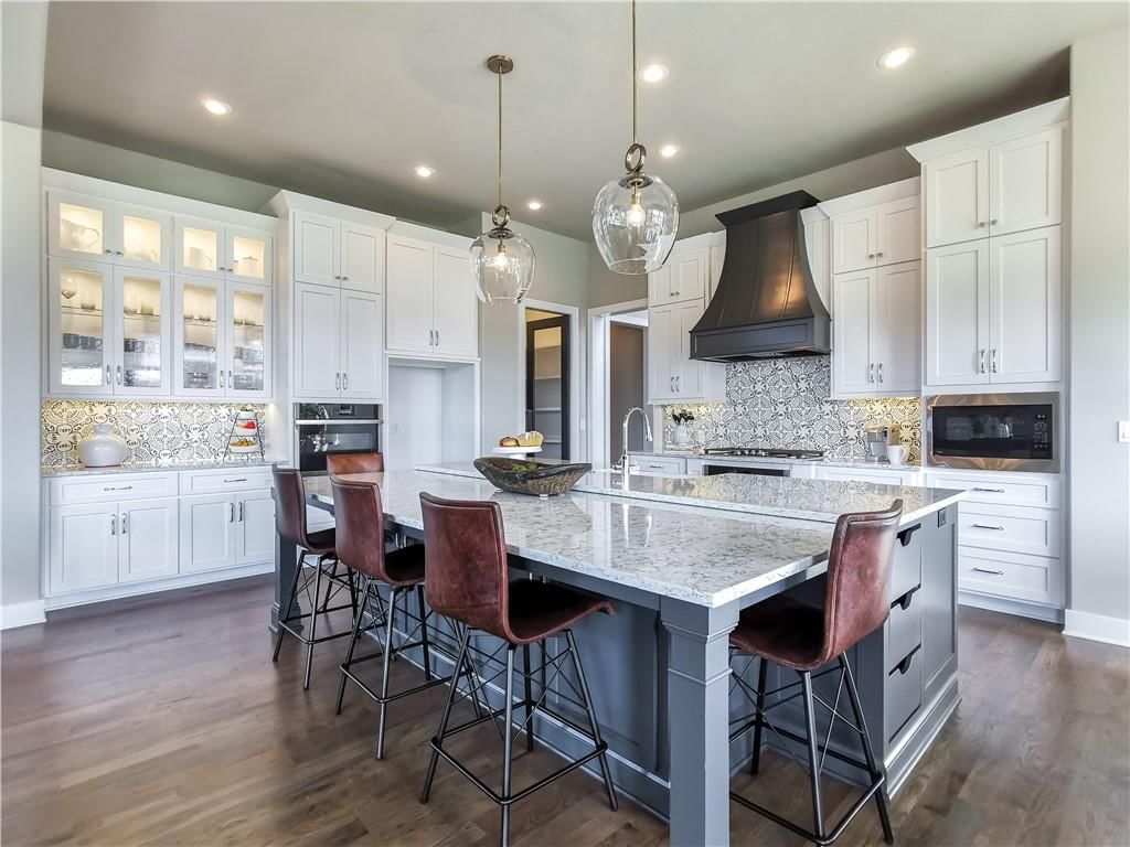 15915 Glenfinnan Way — photo 2