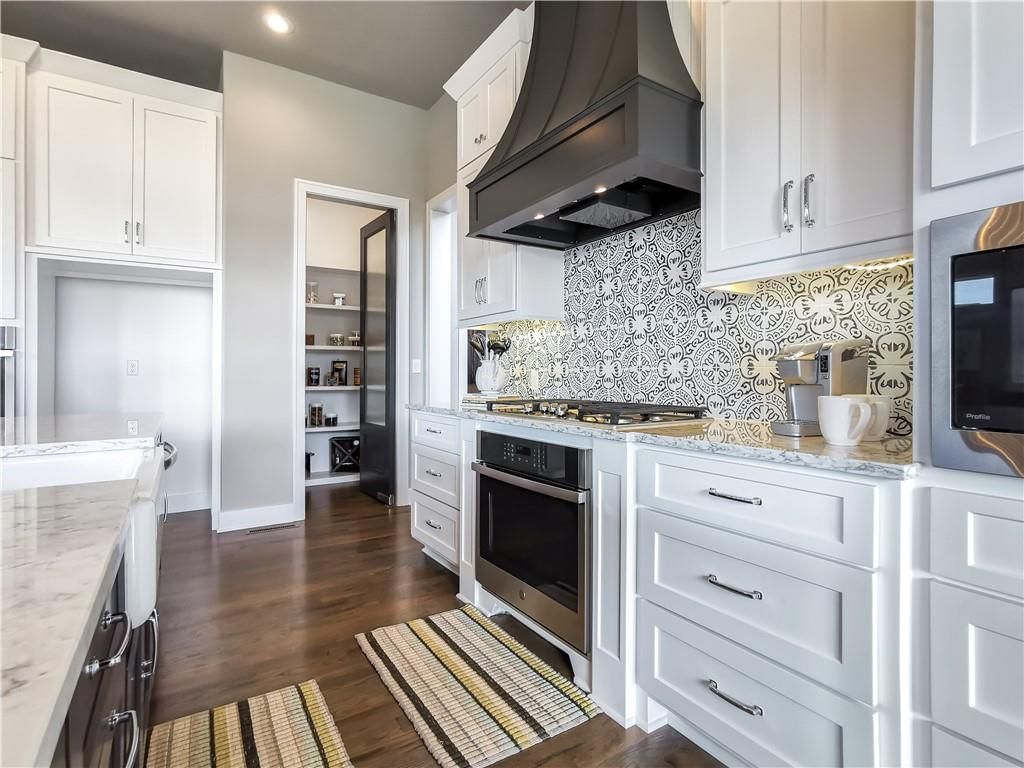 15915 Glenfinnan Way — photo 32