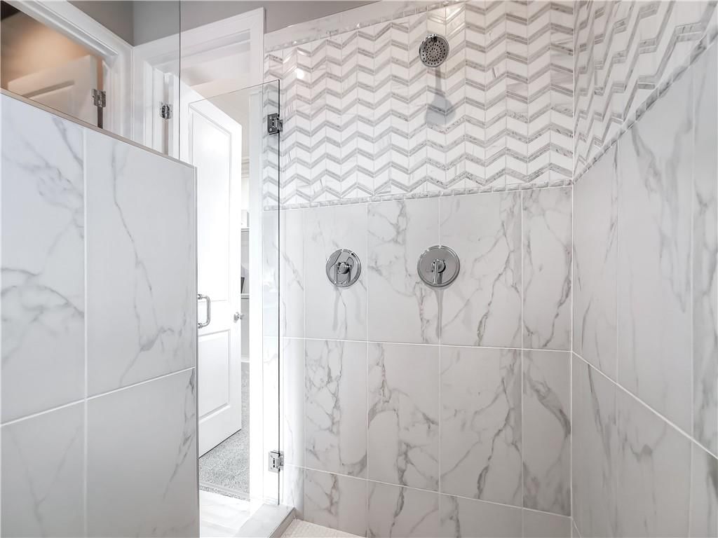 15915 Glenfinnan Way — photo 54