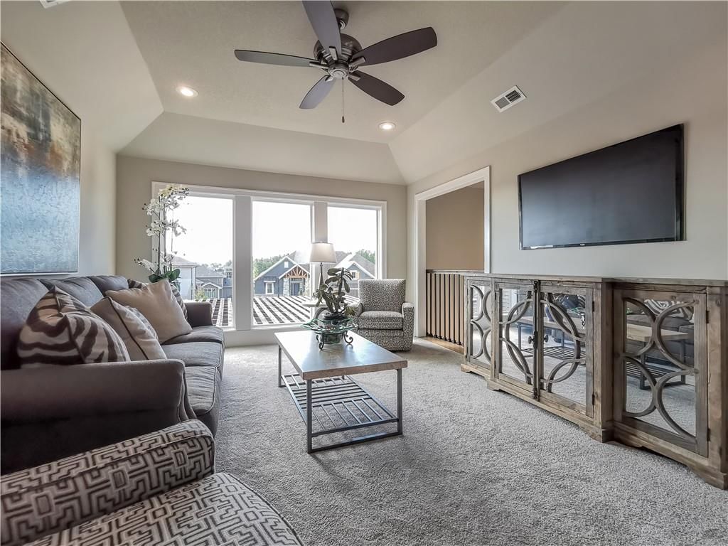 15915 Glenfinnan Way — photo 63