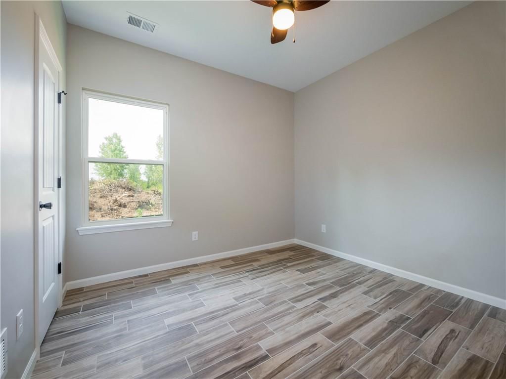 1304 NE Redwood Court — photo 12
