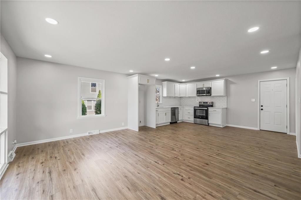 2913 N 84th Terrace — photo 3