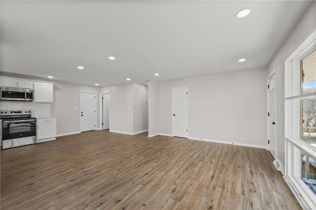2913 N 84th Terrace — photo 4