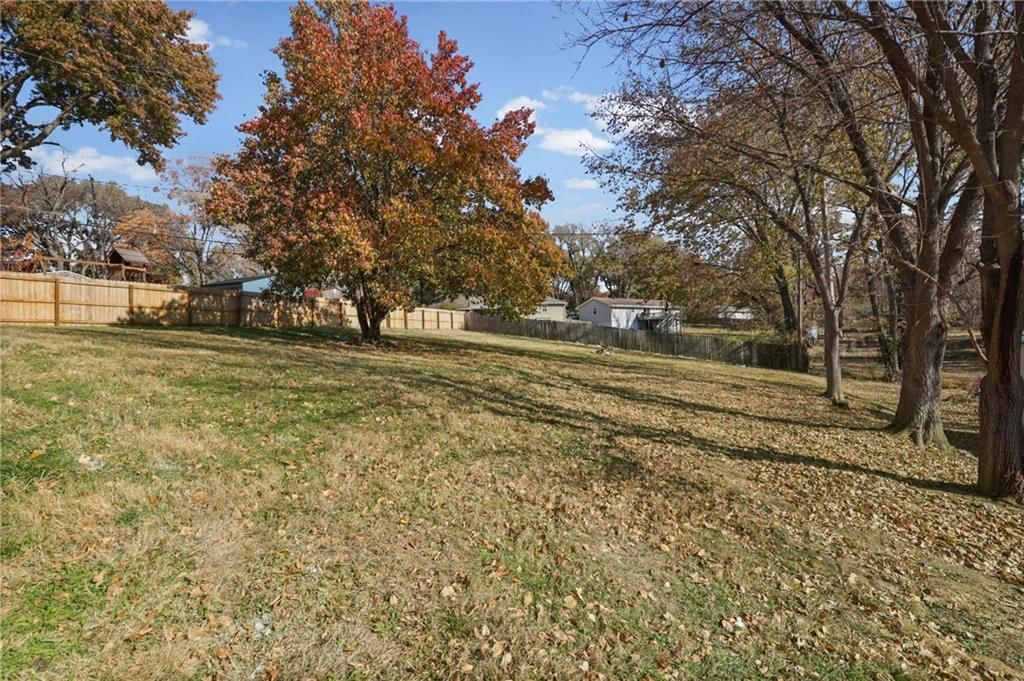 2913 N 84th Terrace — photo 16