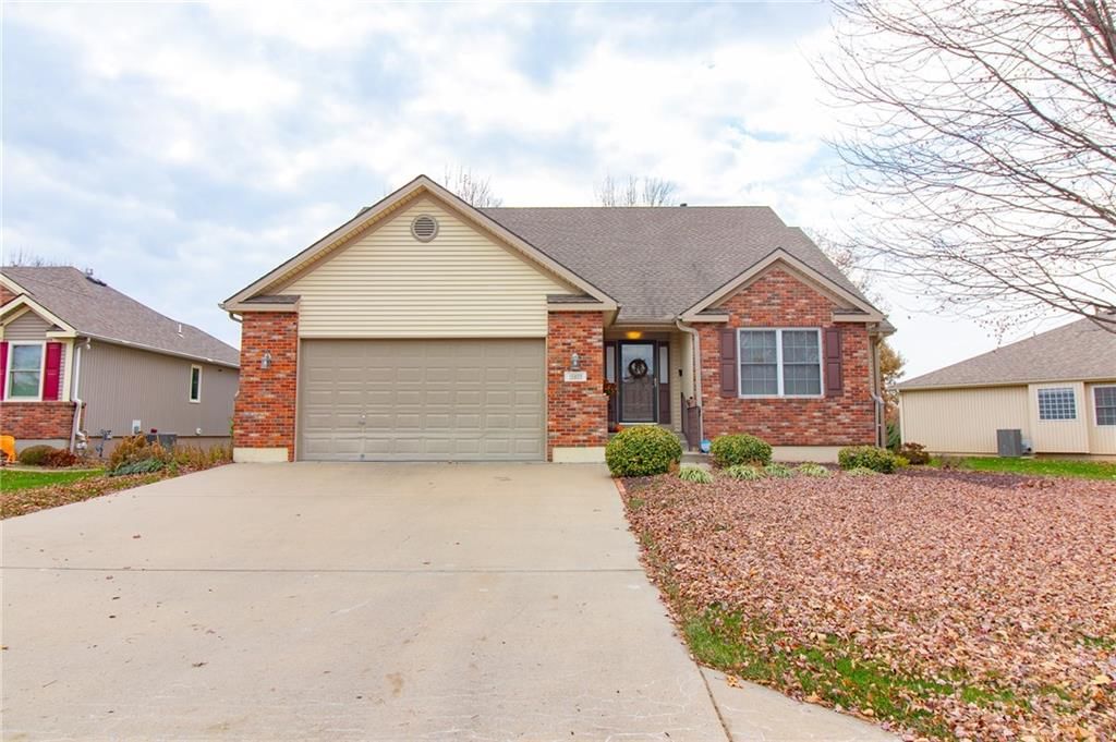 15805 E 27th Street S, Independence, MO