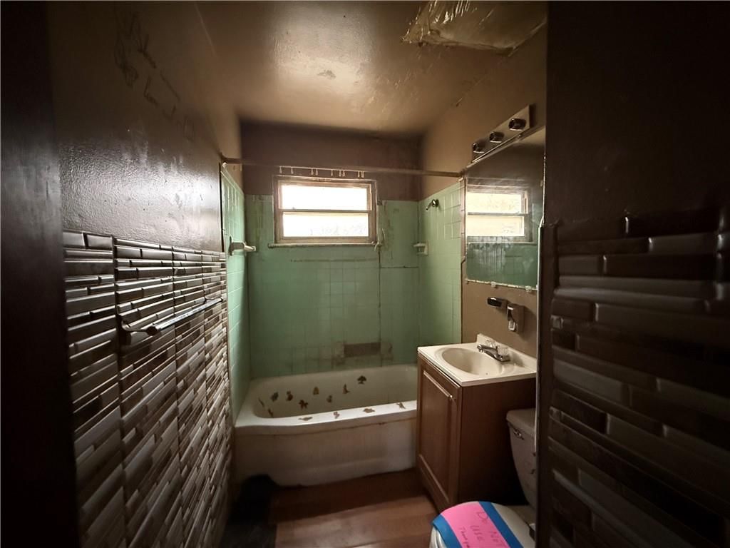 8618 Corrington Street — photo 10
