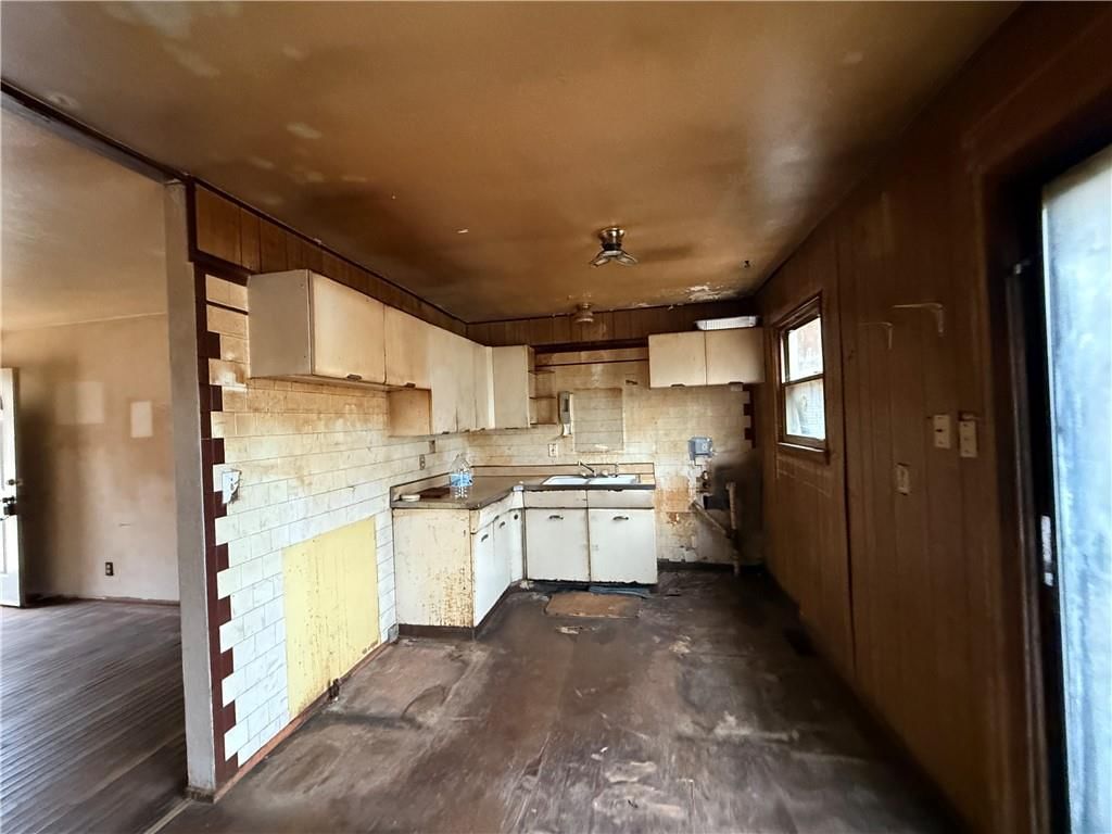 8618 Corrington Street — photo 11