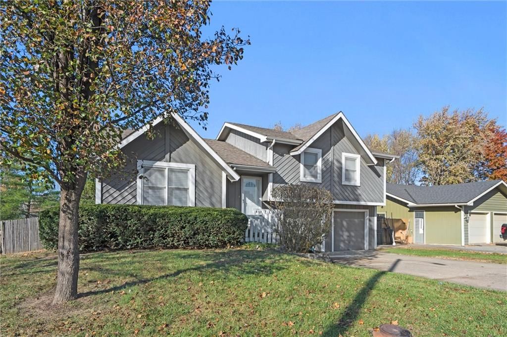 1184 S Delaware Street — photo 3