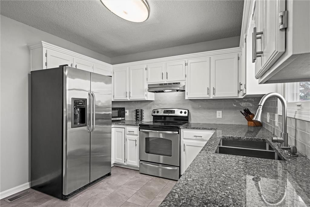 1184 S Delaware Street — photo 12