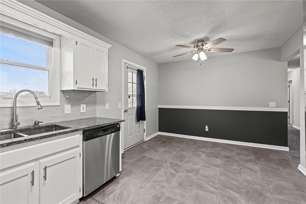 1184 S Delaware Street — photo 14