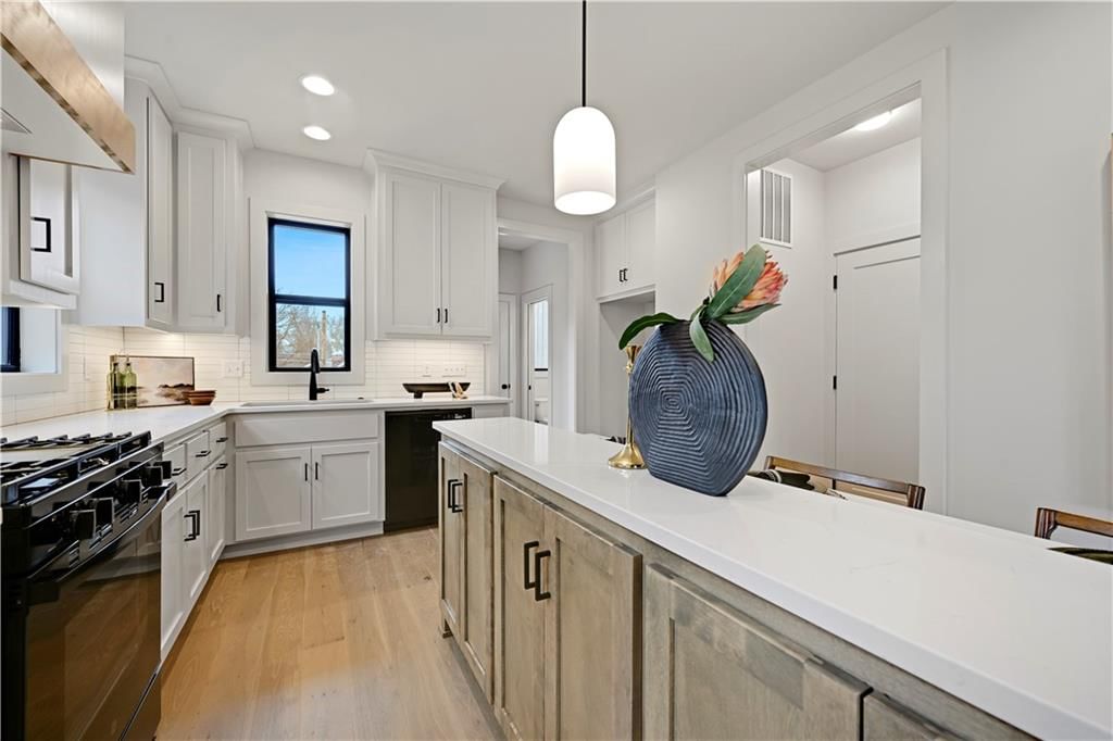 25 W 77th Terrace — photo 10