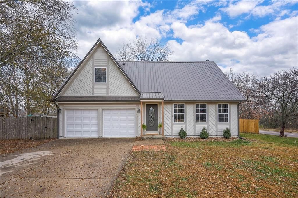 13741 Lawrence Avenue, Bonner Springs, KS