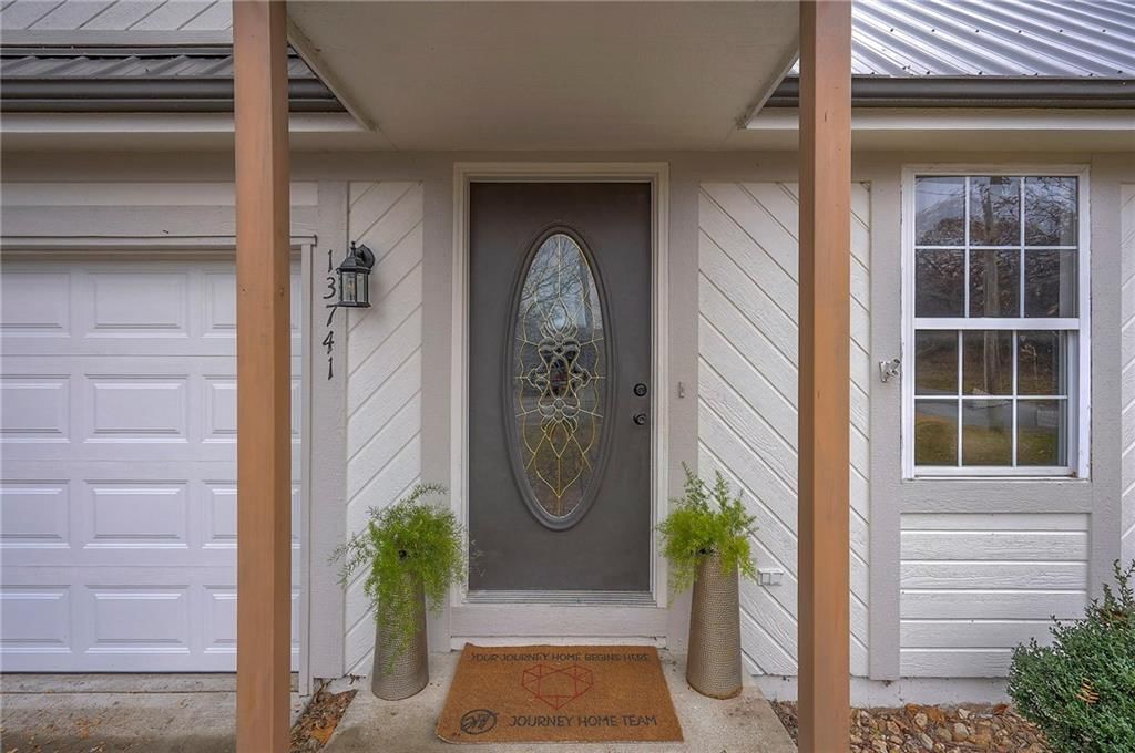 13741 Lawrence Avenue — photo 2