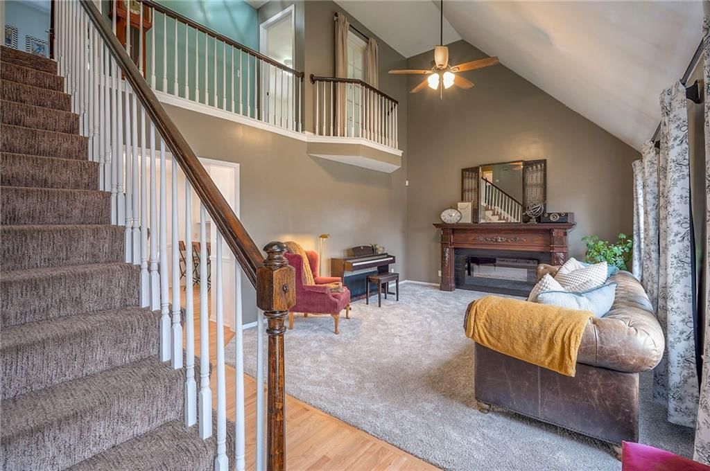 13741 Lawrence Avenue — photo 4
