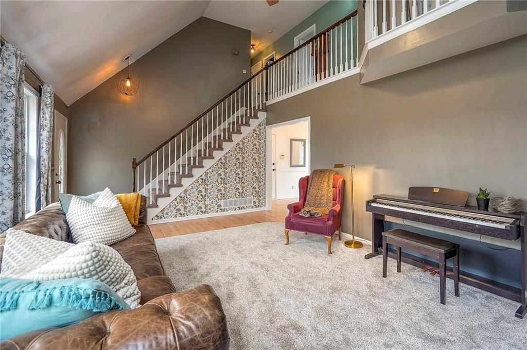 13741 Lawrence Avenue — photo 7