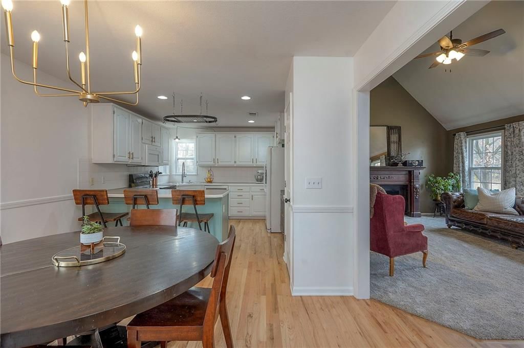 13741 Lawrence Avenue — photo 10