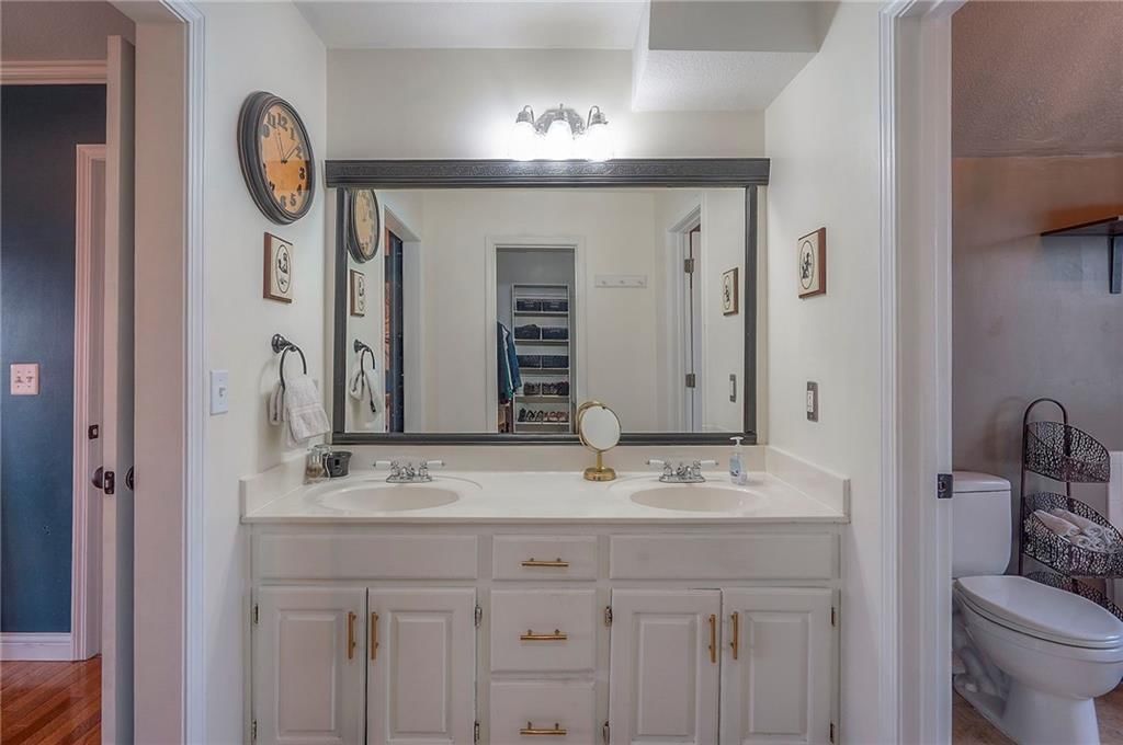 13741 Lawrence Avenue — photo 22
