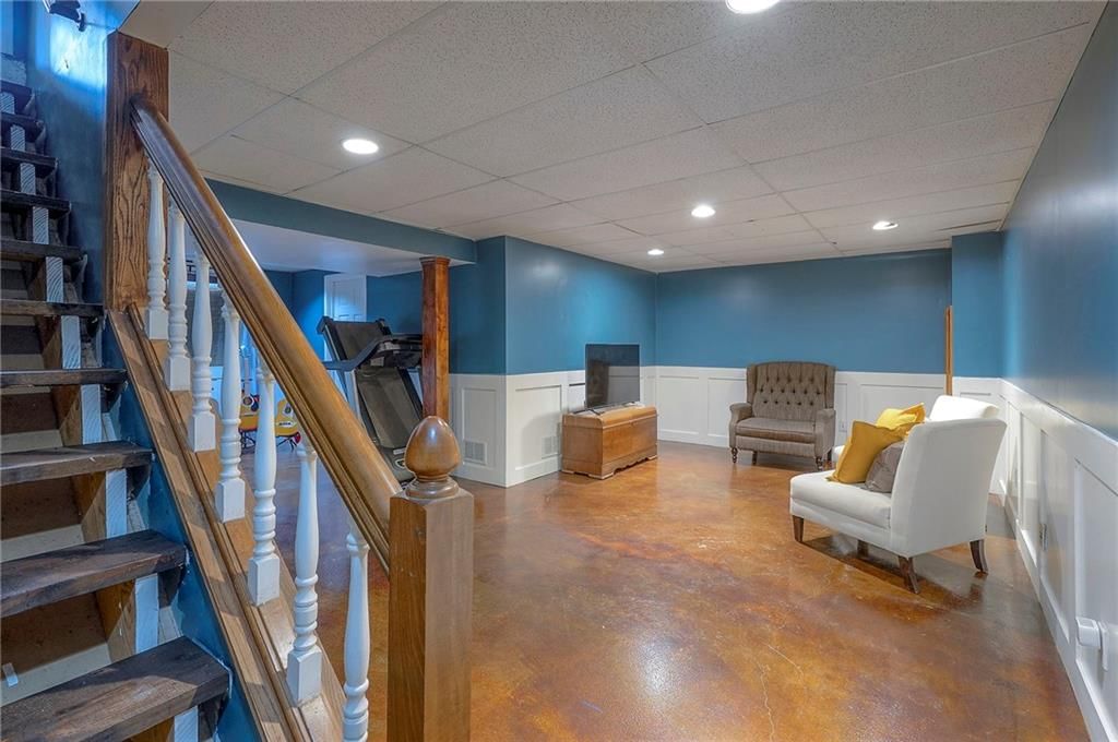 13741 Lawrence Avenue — photo 33