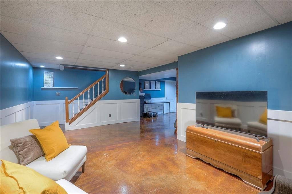13741 Lawrence Avenue — photo 36