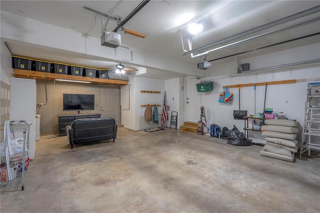 13741 Lawrence Avenue — photo 42