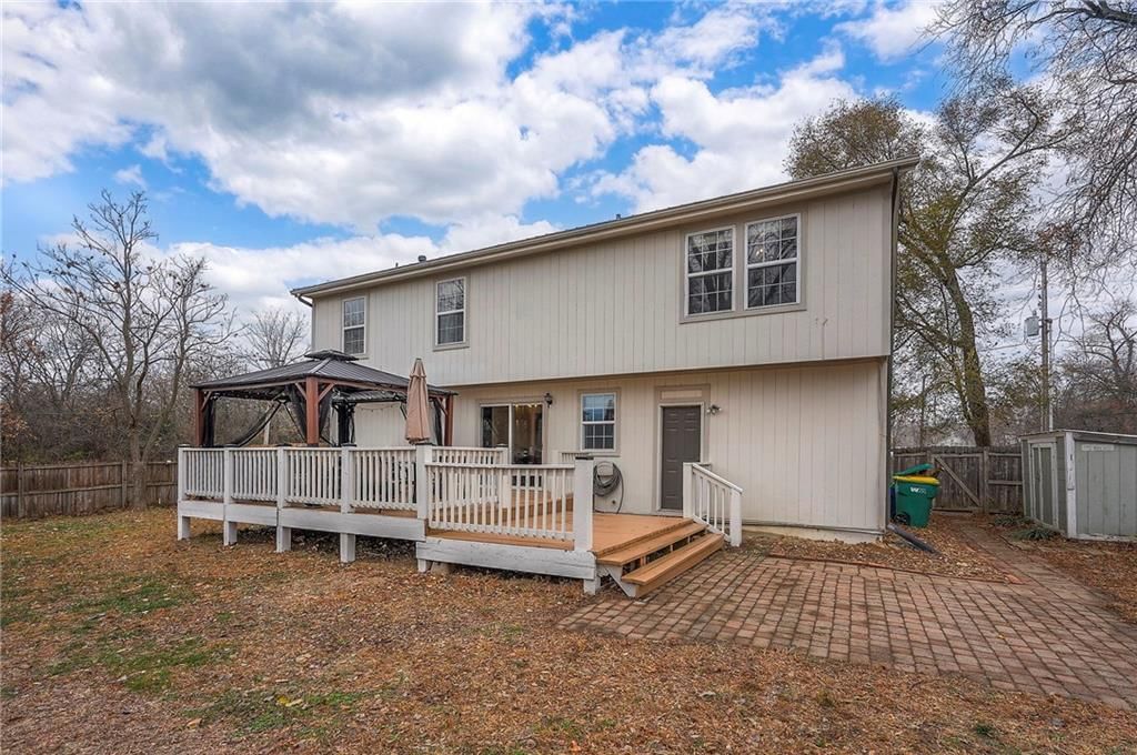 13741 Lawrence Avenue — photo 44