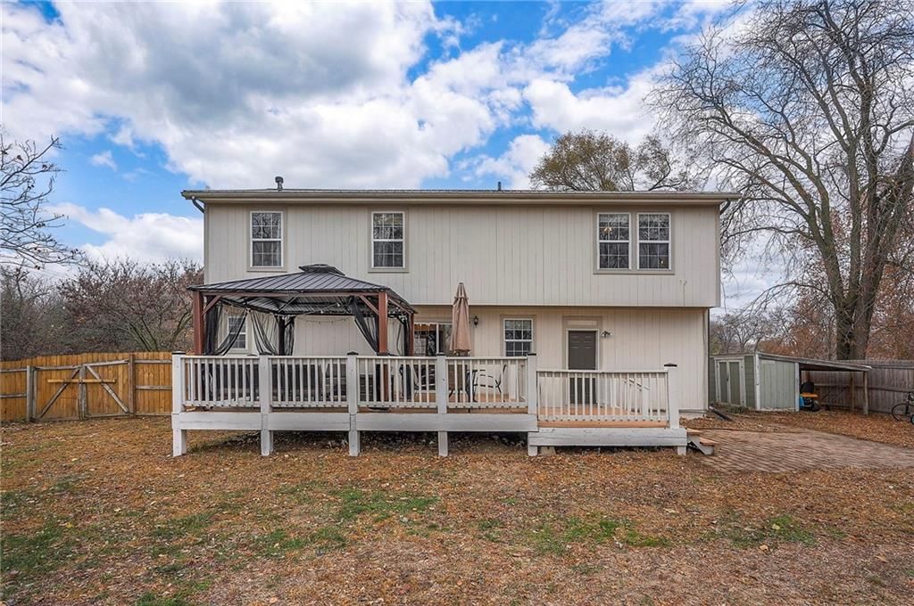 13741 Lawrence Avenue — photo 45