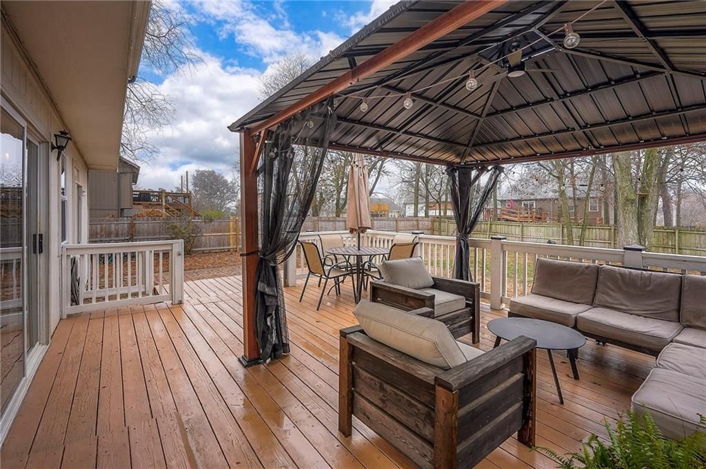 13741 Lawrence Avenue — photo 49