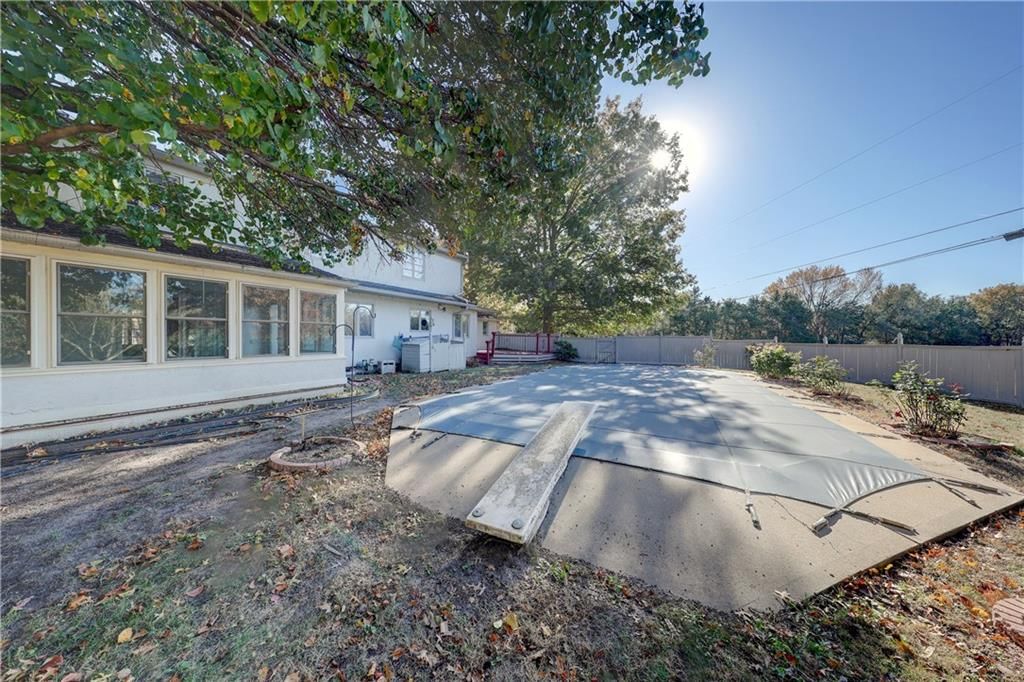 206 N Pine St.& Adjoining Vacant Lot Street — photo 11