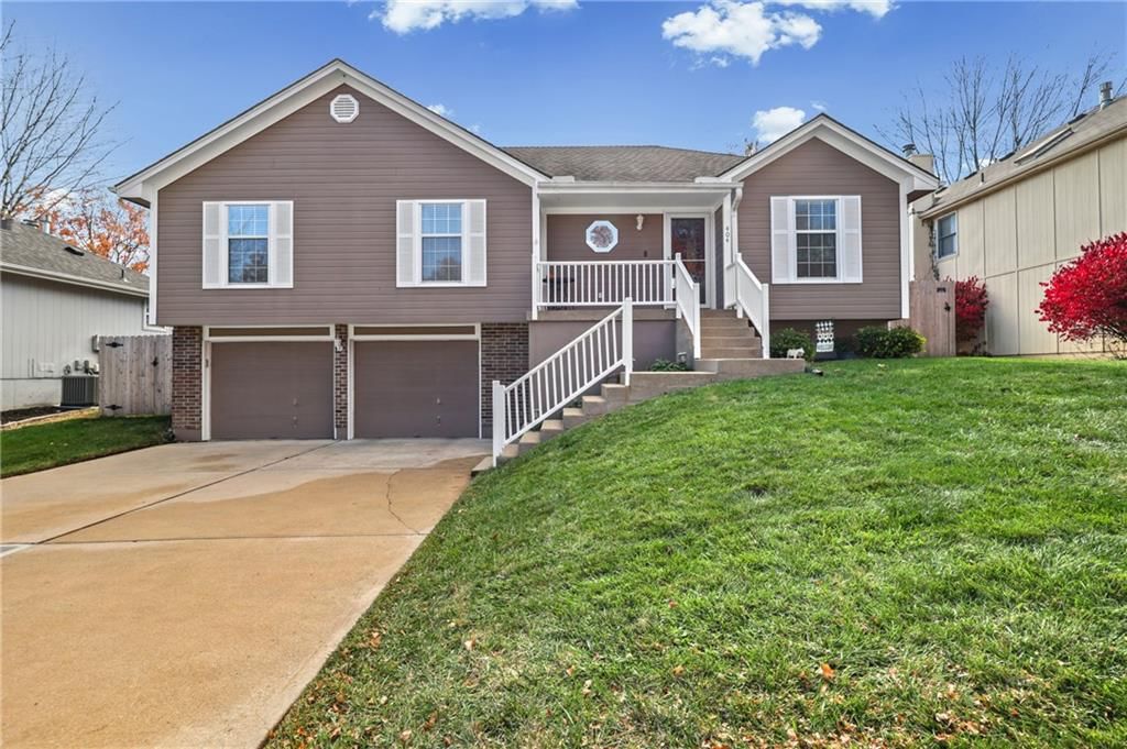 404 NE Virginia Court, Blue Springs, MO