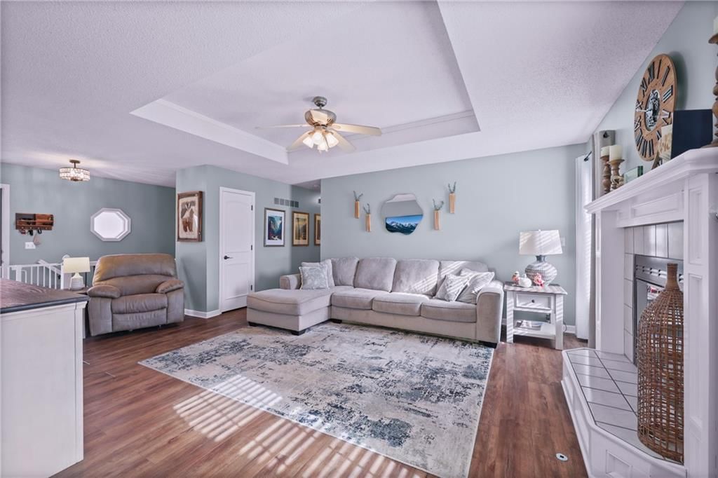 404 NE Virginia Court — photo 4