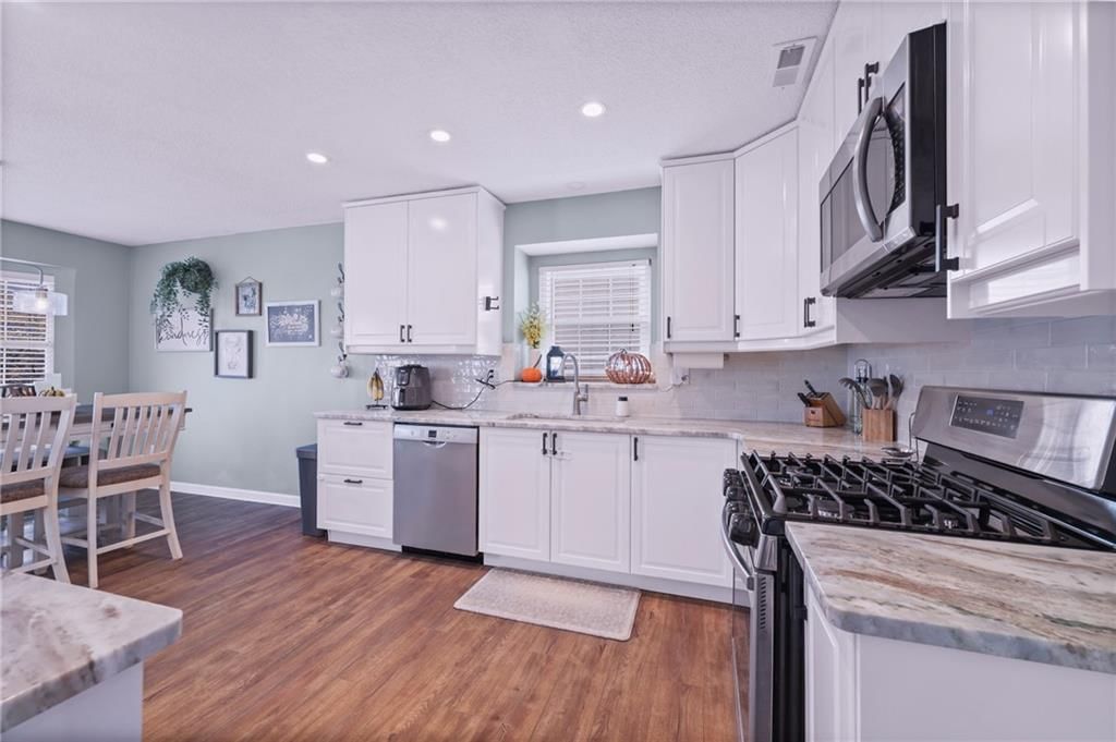 404 NE Virginia Court — photo 10