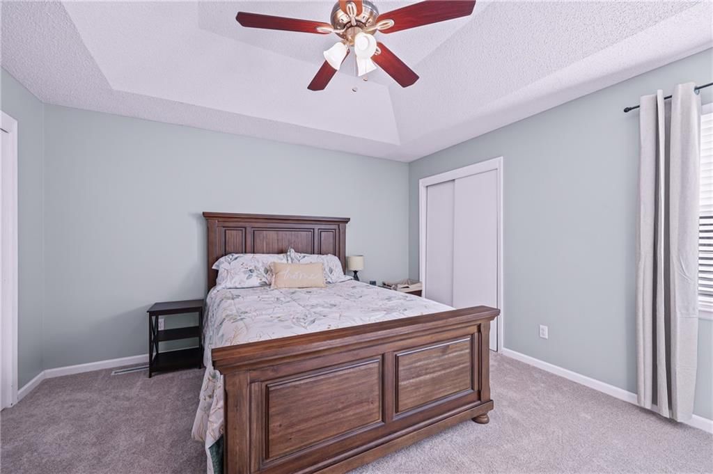 404 NE Virginia Court — photo 12