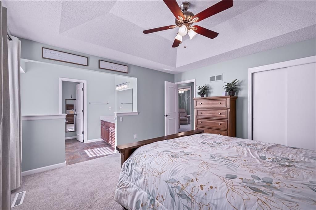 404 NE Virginia Court — photo 14