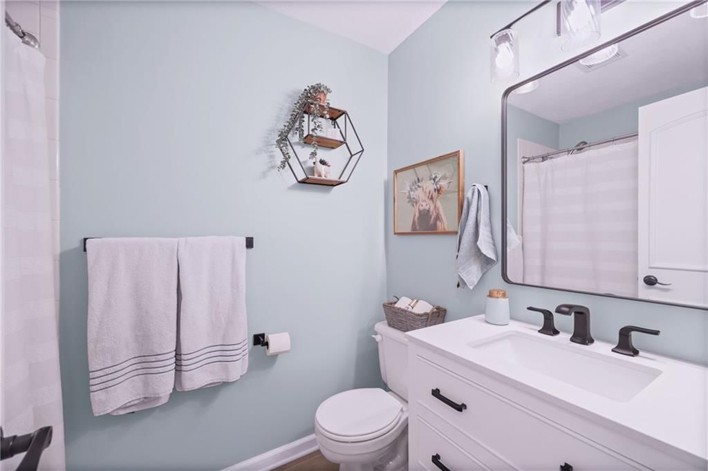 404 NE Virginia Court — photo 18