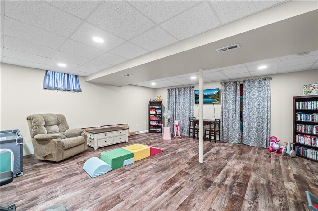 404 NE Virginia Court — photo 22