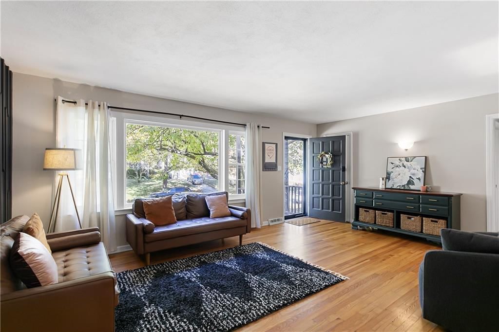 315 E Sweeney Boulevard — photo 4
