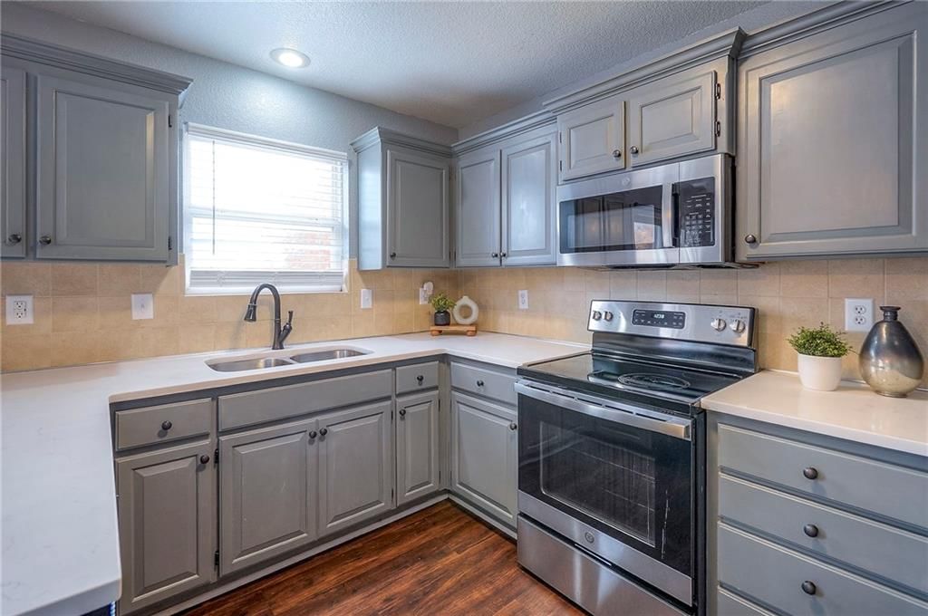 1025/1027 Kaycee Drive — photo 12
