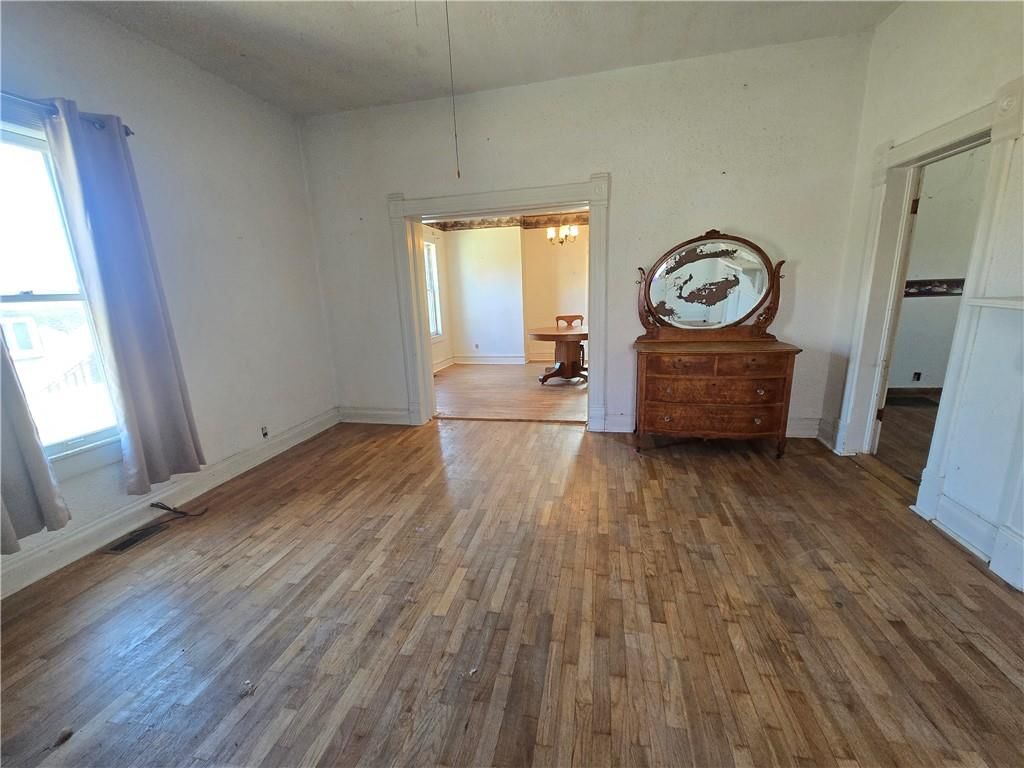2119 South Street — photo 6