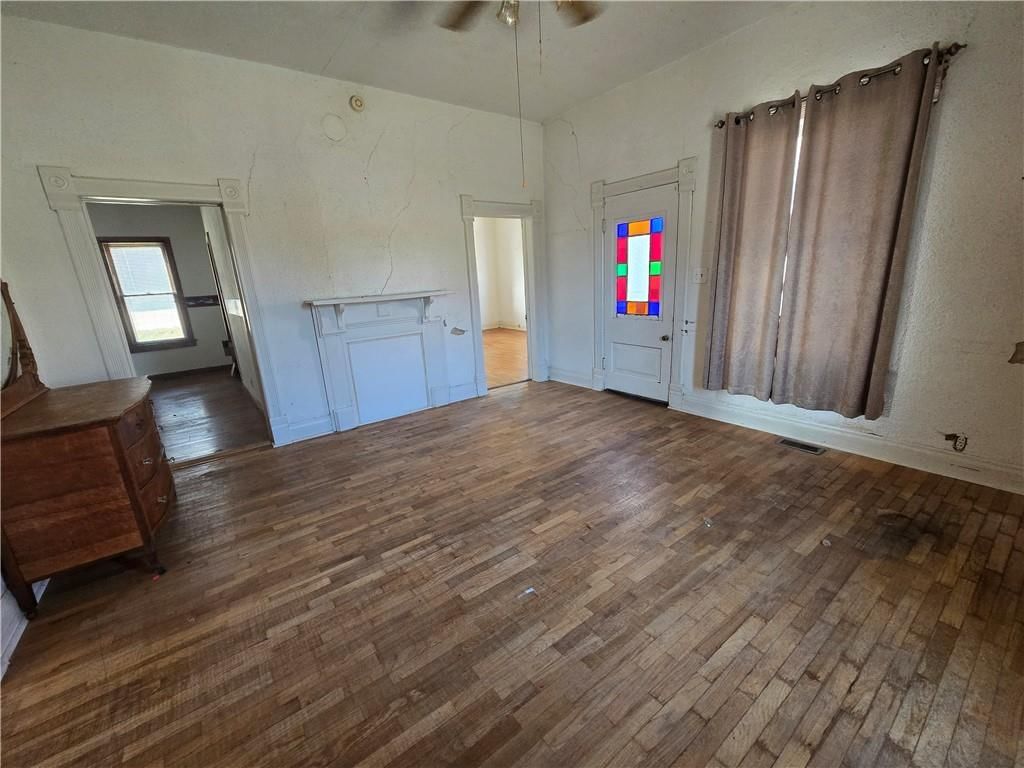 2119 South Street — photo 8