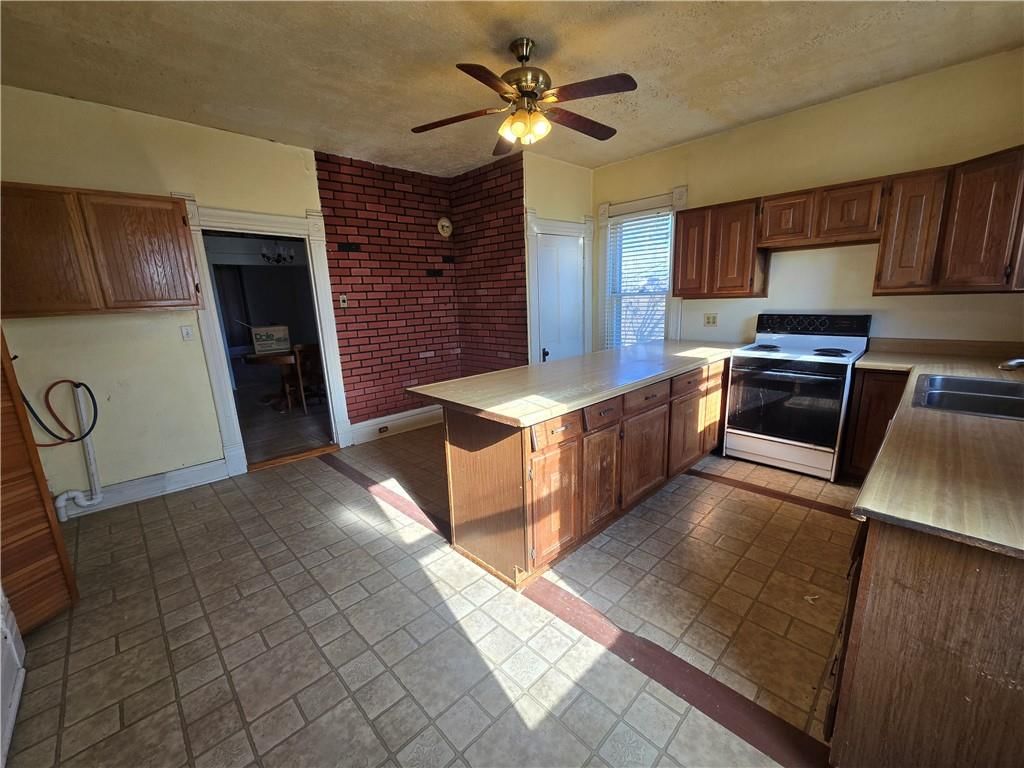 2119 South Street — photo 22