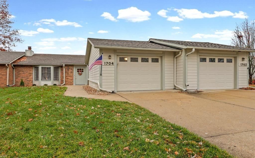 1704 W Long Boulevard — photo 1