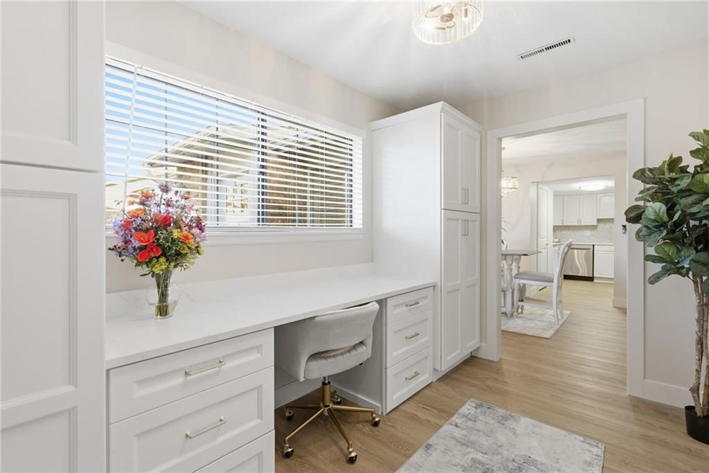 1704 W Long Boulevard — photo 17