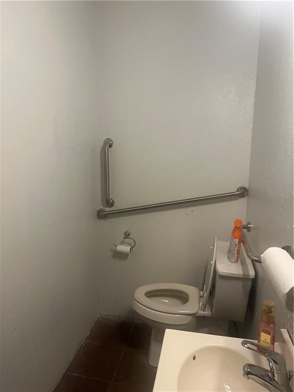 2112 Main Street — photo 7