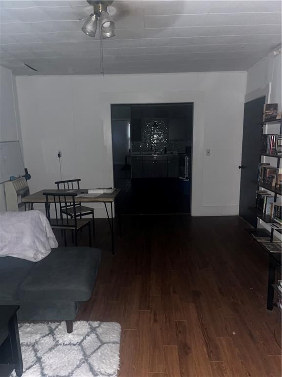 2112 Main Street — photo 15