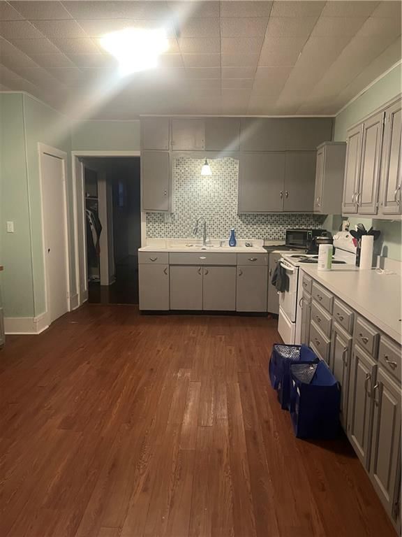 2112 Main Street — photo 16