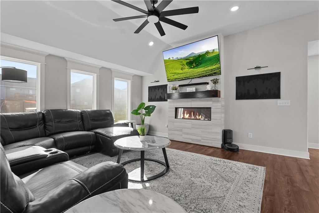 1295 NW Hickorywood Court — photo 5