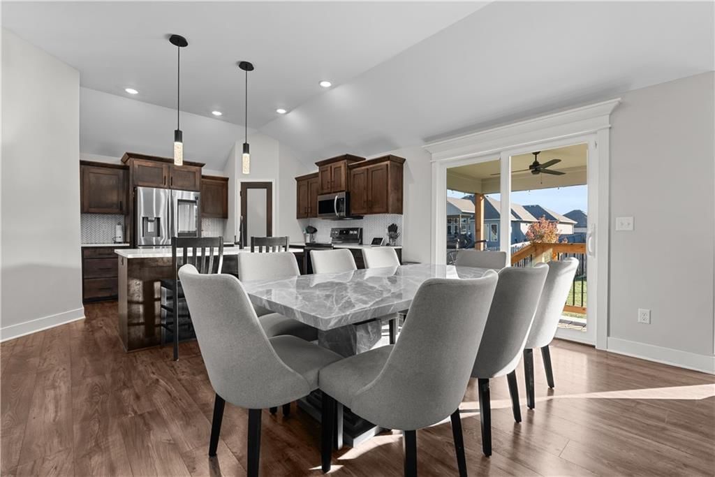 1295 NW Hickorywood Court — photo 6